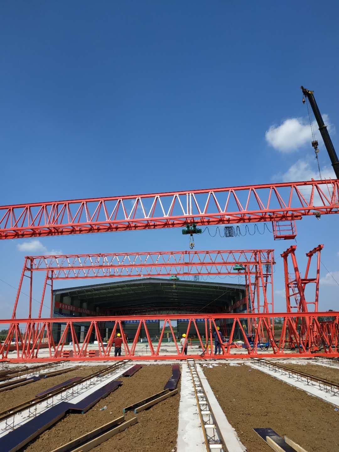 上海普都建筑勞務有限公司安徽滁州定遠縣中交華南公司明巢高速4標MG8010T-32M-9M龍門吊二臺，MH10T-32M-9M龍門吊三臺