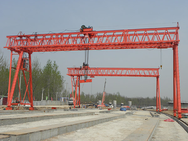 低價轉(zhuǎn)讓二手龍門吊在裝卸時應(yīng)當注意哪些事項？